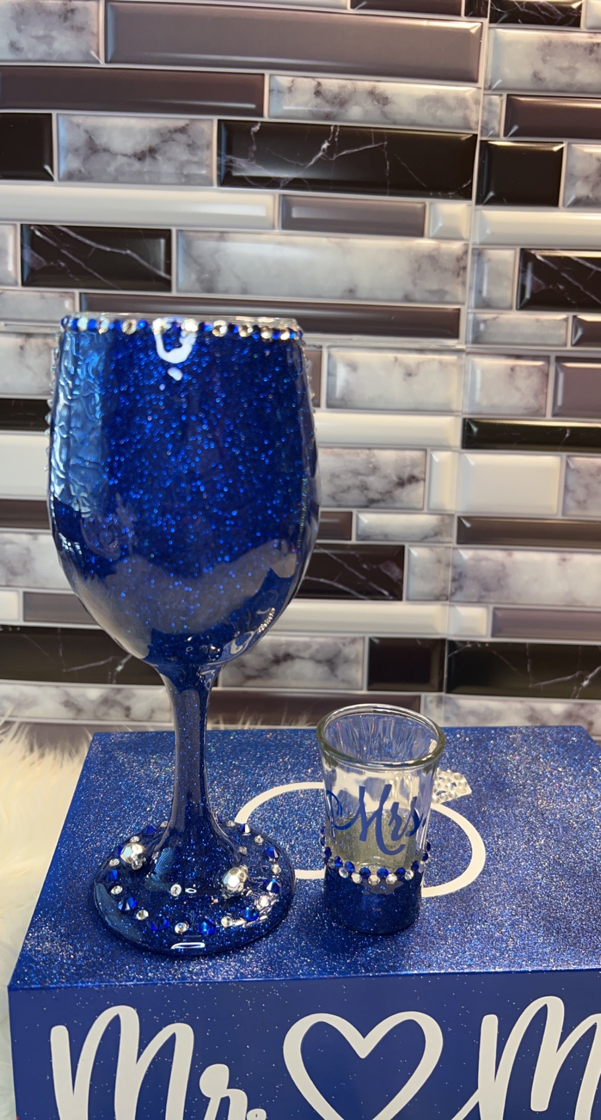 Mrs Rhinestone 14oz wine glass