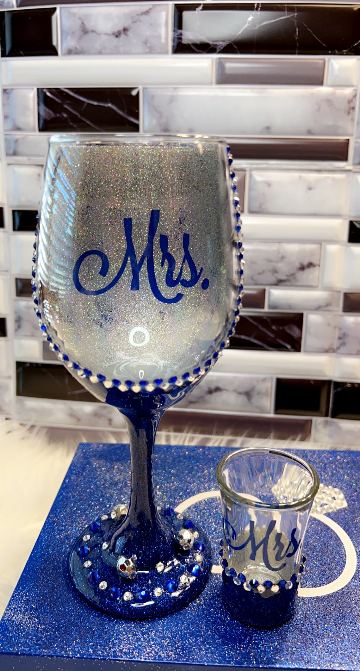 Mrs Rhinestone 14oz wine glass